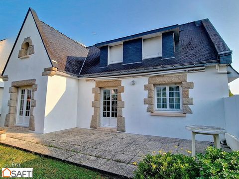 Située à Larmor-Plage, dans le quartier du Minio, cette maison offre un cadre de vie privilégié, à proximité de la mer et des transports en commun, notamment des lignes de bus. Son exposition sud-ouest permet de profiter de belles journées ensoleillé...