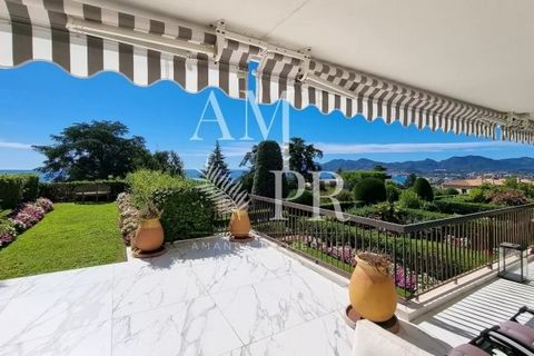 Amanda Properties is offering this superb south-facing VILLA APARTMENT of 166 M² Loi Carrez, fully renovated in 2023 by the renowned firm R-HOUSE DESIGN, located in the most prestigious guard-gated residence of La Croix des Gardes with 3 hectares of ...