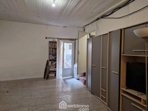 Votre agence 123webimmo l'immobilier au meilleur prix vous présente : Appartement T3 + Studio à rénover au cœur de la cité médiévale de Conflans. Au 1er étage de la copropriété, ce bien est composé d'un studio avec une salle de douche et un WC d'une ...