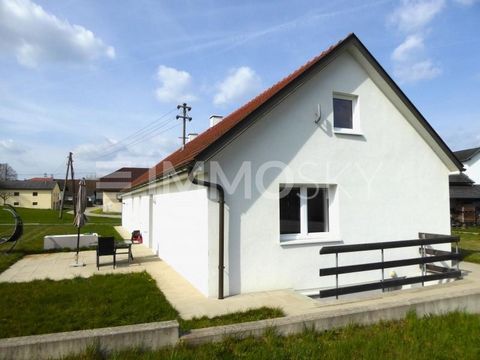 Here you live on the ground floor, on one floor! Renovated home with feel-good factor, in a rural location - 4 rooms, garage, partial basement and over 1000 m² of land! Are you looking for a home in a rural idyll? This 2022 lovingly renovated star ho...