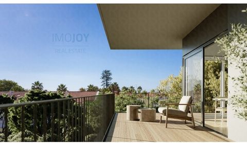 3 slaapkamer appartement op de 1e verdieping, met een oppervlakte van 215 m2 gelegen in het Green Plaza Condominium. De Green Plaza is een nieuw condominium goed gelegen in Carcavelos, op de Cascais-lijn die een onderscheidend woonproject biedt. De G...