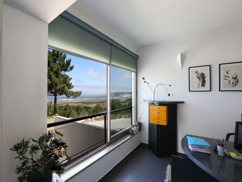 We present an extraordinary 3 bedroom villa of contemporary and modern architecture, equipped with an indoor swimming pool, located in one of the most exclusive locations. This property offers a stunning view of the sea, encompassing the iconic Praia...