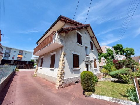 MAISON DE VILLE - NOMBREUSES POSSIBILITEES