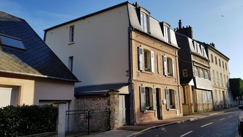 Honfleur 4 garages, Jardin, 10 chambres, 2 lieux de vie.