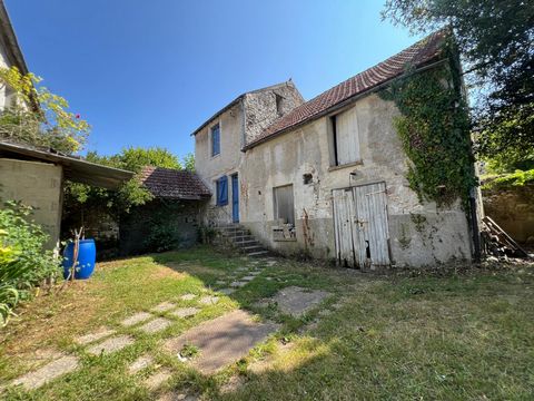 maison en pierre de 1900 d'environ 50 m2 habitable sur 1 terrain de 1712 m2.
