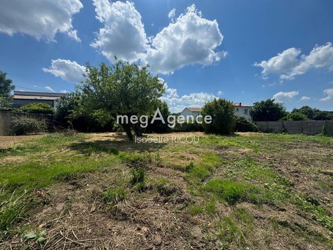 BOURCEFRANC, TERRAIN A BATIR A VIABILISER DE 614m²
