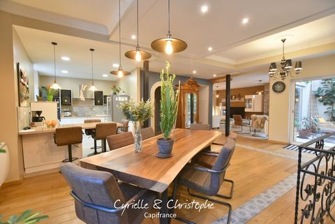 Dpt Hérault (34), à vendre maison de village contemporaine T8 de 176 m² avec terrasse de 45m², patio et balcons - Terrain de 119,00 m²