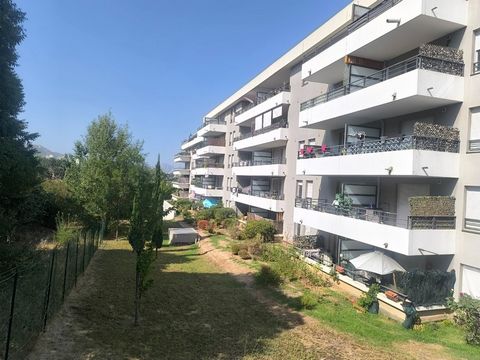 T3 traversant avec terrasse 70m² Quartier résidentiel Les Caillols Résidence contemporaine 2014 Proche Tram T1 et accès A50/L2 Vue dégagée sans vis-à-vis Excellent état