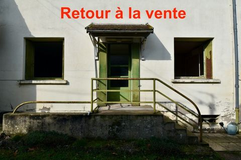 À vendre Appartement T5-96 m2 3 chambres proximité centre et commerces Digoin- cour et jardinet attenant