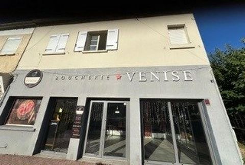 IMMEUBLE LOUE AVEC LOCAL COMMERCIAL ET 4 APPARTEMENTS