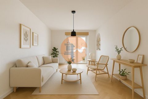 Refurbished 3 bedroom apartment in the center of Tavira full of Natural Light and stunning panoramic views! We present this magnificent 3 bedroom apartment, carefully renovated to offer maximum comfort and elegance. With new plumbing and electricity,...