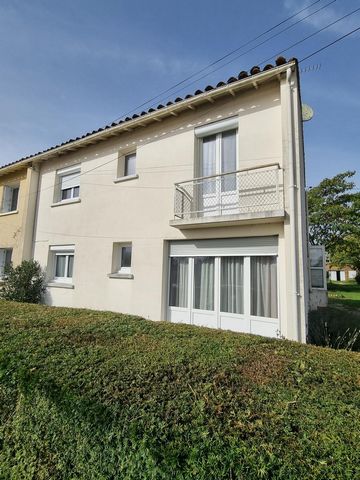 Maison proche centre ville - JARNAC