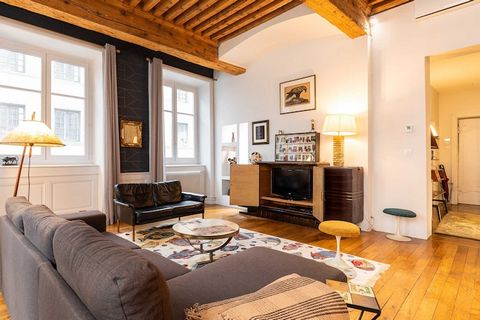 Welcome to our air-conditioned luxury apartment located near the opera, in the 2nd arrondissement of Lyon, Our accommodation can comfortably accommodate up to 4 people. null The apartment has two bedrooms equipped for your comfort. Bedroom 1 is equip...