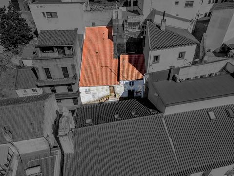 Situated in the charming old town of Monchique, this property is a true gem that takes us back to the ancestors of this enchanting village. With two house numbers and consisting of two small houses, the property offers a total area of 90sqm, providin...