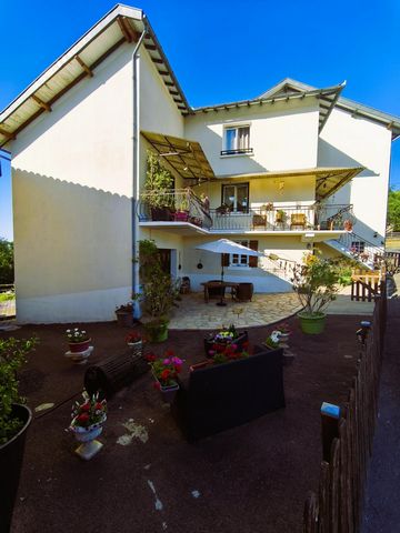 Grande maison familiale de 220 m² avec grange