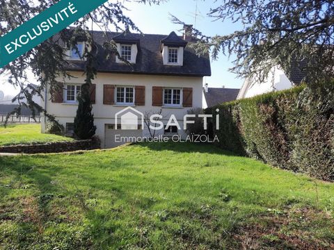 2/5 chambres de plain pied ( 3ème possible), sous sol semi enterré, 240 m 2 au sol,