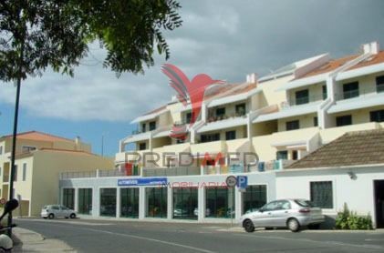 Apartment T3 +1 Duplex in The Island of Porto Santo Located in the South Zone of the Island, it has a attic, garage, two balconies and one of them with barbecue area, living room, 3 bedrooms, kitchen, 2 bathrooms and its areas are large. The Island o...