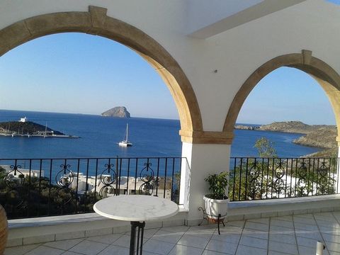 Seafront investment building for sale on the island of Kithira in the Kapsali area, located 50 meters from the sea. This property was used by the owner as a restaurant-bar and also has living quarters. Can be converted into tourist property, apartmen...