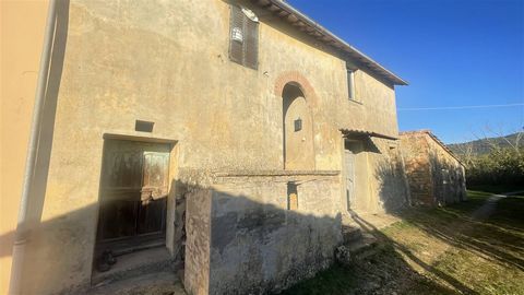 CITTA' DELLA PIEVE (PG) loc. Moiano: in panoramic hillside position, portion of farmhouse of 80 sqm on two levels, composed of: * Ground floor: rustic kitchen, cellar, storeroom, woodshed and brick annex; * First floor: with external access, no. 2 ro...