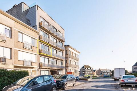 Apartment mit 2 Schlafzimmern in Meeresnähe und in der Nähe des Einkaufszentrums von Koksijde. Viele Spiele nur wenige Gehminuten von der Wohnung entfernt. Diese gepflegte Wohnung verfügt über ein sonniges Wohnzimmer mit Balkon und eine renovierte of...