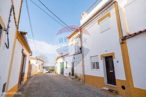 2 bedroom villa, located in the village of Monforte, about 50 meters from Praça da República. The villa consists of ground floor and 1st floor and on the ground floor we can find the living room, kitchen and a pantry. On the 1st floor is the private ...