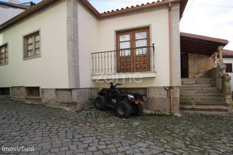Property ID: ZMPT557664 House T4, fully recovered, with 2 floors. Location and surroundings: Location in Rua do Cruzeiro, Santa Eugénia, in a single-family and multifamily housing area. Quiet zone. Easy access/distribution of cars and pedestrians. In...