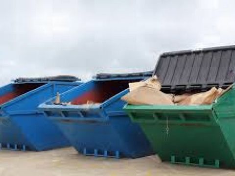BIN HIRE -- CLAYTON -- #6608586 Trash can rental business * LOCATED IN CLAYTON, PRIMARILY SERVING THE SOUTHEAST REGION * $10,000 per week, oversized * Ultra-low weekly rent of $346 for 7 years * Open only for 5 days and short business hours * Goodwil...