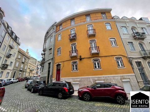 Apartment/loft for total renovation in the heart of Lisbon. This property is located in a central area of the city of Lisbon (Arroios), forming an integral part of a building completely renovated in terms of common areas. This is a LOFT, for total re...