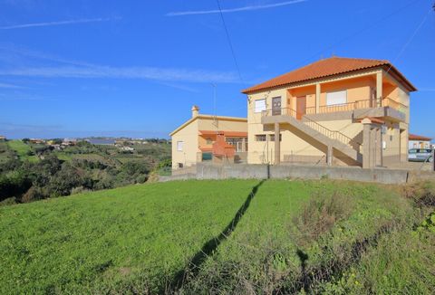 Located in Costa de Prata. Two detached houses with a plot of 5640sqm in a very quiet location; The first house consists of ground floor and 1st floor; Ground floor with large garage; With access to the 1st floor from the inside; Composed of 3 bedroo...