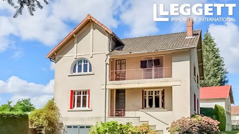 A25521JVM23 - Saint Moreil (23) Creuse. This town house offers plenty of space and luxuries plus a big garden and great views. Limoges is only 50 minutes away. Information about risks to which this property is exposed is available on the Géorisques w...