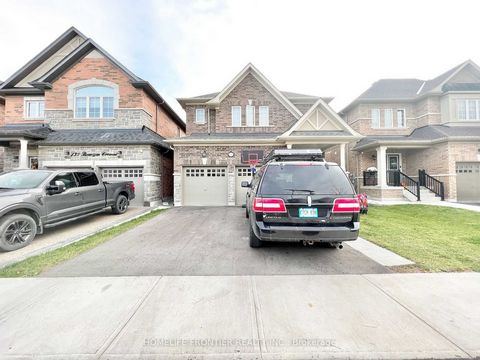 This stunning, detached 5-bedroom house is a testament to modern luxury and impeccable design. With an array of impressive features, including 6 parking spaces, 4 bathrooms, a Jack and Jill bathroom, and an exquisite ensuite 4pc bathroom in the prima...