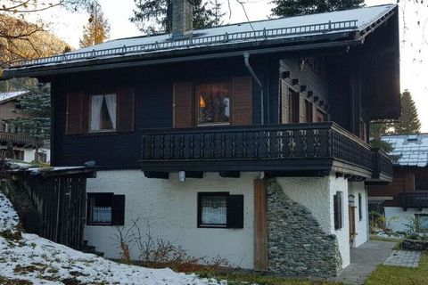 Gemütliche Ferienwohnung in Großkirchen im Mölltal mit Blick auf den Gartl-Wasserfall und die wunderbare Bergwelt des Hohe Tauern Nationalparks. Ausgestattet ist die urige Bleibe mit 2 Schlafzimmern für bis zu 4 Personen, einem Badezimmer mit Dusche,...