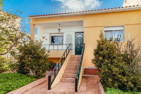 Welcome to your next residence, a magnificent 1+2 bedroom villa, which stands out for its comfort and versatility. Located on the enchanting Sado Beaches, in the municipality of Setúbal, this property offers a unique opportunity to live in harmony wi...