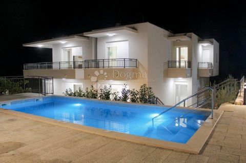 An extraordinary villa for sale located in an extremely peaceful environment. On the ground floor there is an apartment consisting of: storage space, kitchen with dining room, living room, bedroom and bathroom. On the first floor of this house there ...