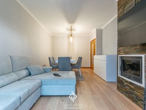 2 bedroom apartment - Fânzeres - located in a quiet urbanization, with good areas, living room with stove and balcony, equipped kitchen (hood, hob, oven, dishwasher, combined), independent laundry, 2 wc s (1 is suite), both bedrooms with wardrobe and...