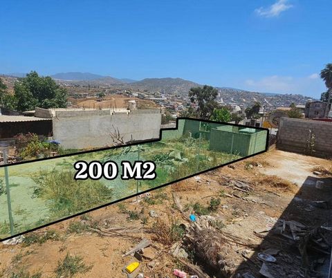 Discover this opportunity to acquire land, ideal for those looking to start their construction project right away. It has a started construction of approximately 30m2. Located approximately 20 minutes from the city center, in Colonia Vista Hermosa, A...