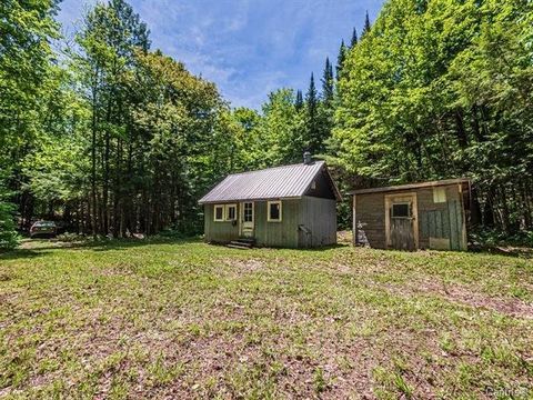 Discover your private escape with this unique 193-acre mountain-top hunting camp, ideally situated just north of Ruthledge in the picturesque Pontiac region. Newly listed at 568-Lac-Ruthledge, this property offers a rare blend of seclusion and access...