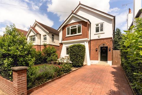Discover this immaculate detached property, featuring a sprawling garden and approved planning permission for an extension. Step inside to discover a bright and expansive open-plan kitchen and dining area. This space is beautifully designed with mode...
