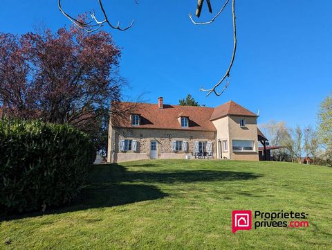 In the immediate vicinity of Bourbon l'Archambault, in the countryside, Caroline CIVREIS invites you to discover a property comprising a main house of 153m2 of living space (220M2 on the garage floor of 40m2), a converted outbuilding of 50m2 (bread o...