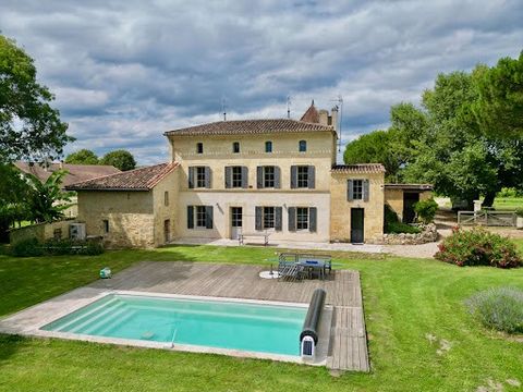 EXCLUSIVITY - We are proud to present this splendid 5-bedroom property, located just a ten-minute drive from Saint-Émilion. Recently refurbished to a high standard, the property offers a large, light-filled reception room and 5 luxurious double bedro...