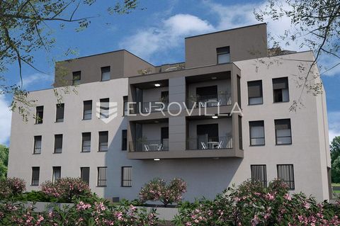 Zagreb, Novi Zagreb-zapad, four-room apartment on the third floor of a residential building with an elevator, closed area 73.62 m2 with two terraces: terrace 1-49 m2 (12.25) and terrace 2 15.25 m2 (3.81), total NKP 89.68 m2. The possibility of buying...