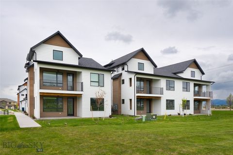 Magnifique condo dans le Southside désiré de Bozeman ! Profitez de la vie pratique et clé en main tout en étant dans le paysage pittoresque du sud de Bozeman. Ce condo a des plafonds voûtés et un salon et une cuisine à aire ouverte, parfaits pour rec...