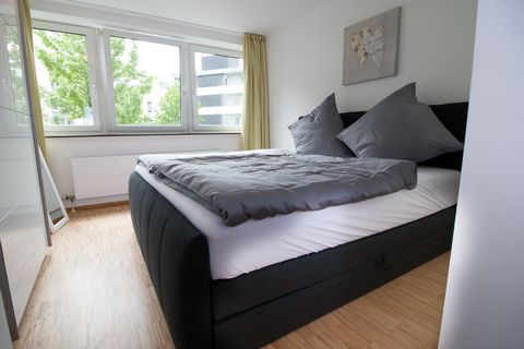 The offered 3-room apartment is located in a completely renovated and furnished apartment house in the Medienhafen with a direct view of the famous Gehry buildings on the Rhine. The stylish furnished apartment has an open living, dining and kitchen a...