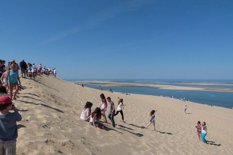 Dans le parc châtelain de 54 hectares, se trouvent quelques 100 maisons de vacances de luxe. Les maisons et villas disposent d'un grand jardin, qui en plus de tranquillité vous garantit également beaucoup d'intimité, même en haute saison. Dans le jar...