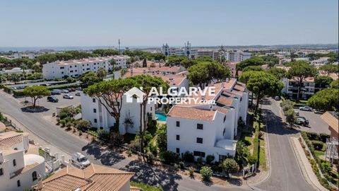 Located in Vilamoura. Discover this charming 2-bedroom apartment nestled in the heart of Vilamoura, one of the Algarve's most desirable locations. Situated in a peaceful neighbourhood near the Pinhal Golf Course, this property offers the perfect holi...