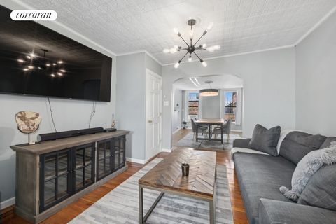 Welcome to 523 Clinton Street, Carroll Gardens! This charming 3-unit brick townhome with full garden basement is located in one of Brooklyn's most beautiful and sought after neighborhoods. The beautifully maintained property features three separate u...