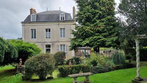 SARTHE: ASNIERES SUR VEGRE(72430).Commune labellisée «petite cité de caractère''. Belle maison de Maitre du 19 ème siècle avec un magnifique parc arboré, verger de 5545 m². Budget: 395 000 euros HAI les honoraires sont à la charge de l'acquéreur soit...