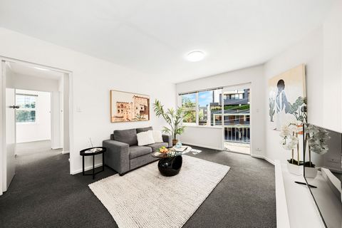 Strata Levy: $1,089 p/q Approx. Rental Return: $750-$800 p/w Approx. Located in a chic boutique complex in a prime location, this recently refreshed, double-brick unit offers an excellent lifestyle opportunity that's perfect for couples, investors, o...