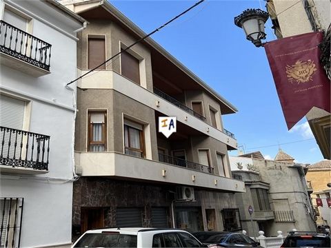 Dieses bezugsfertige, voll klimatisierte Apartment mit 4 Schlafzimmern und 2 Bädern sowie Terrassen befindet sich im beliebten Castillo de Locubin, nur eine kurze Fahrt von der historischen Stadt Alcala la Real im Süden der Provinz Jaén in Andalusien...