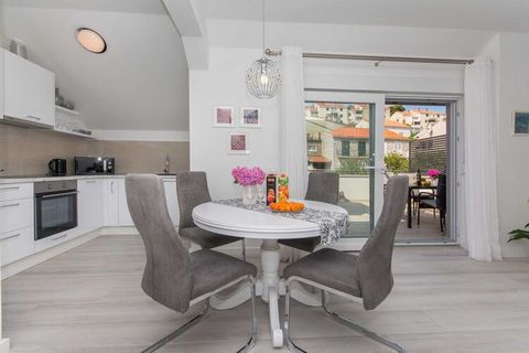 Apartment Gloria is located in a quite popular part of town, because everything guests may need is near the accommodation and guests can reach Old Town in 15 minutes walk. Spacious terrace fitted with sun beds and parasols as well as an outdoor dinin...